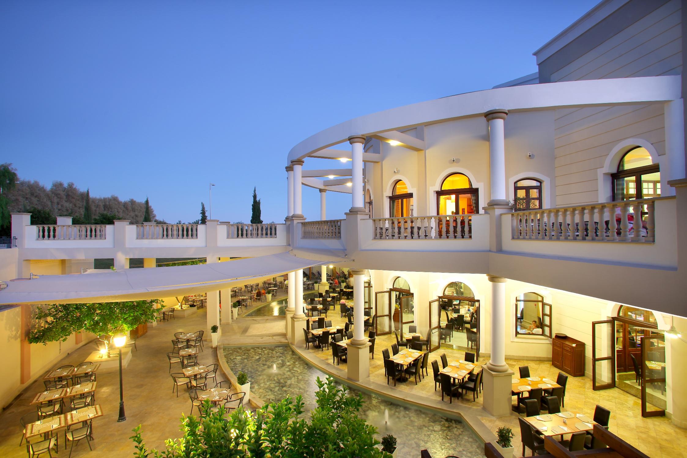 Aliathon Aegean Hotel Paphos Bagian luar foto